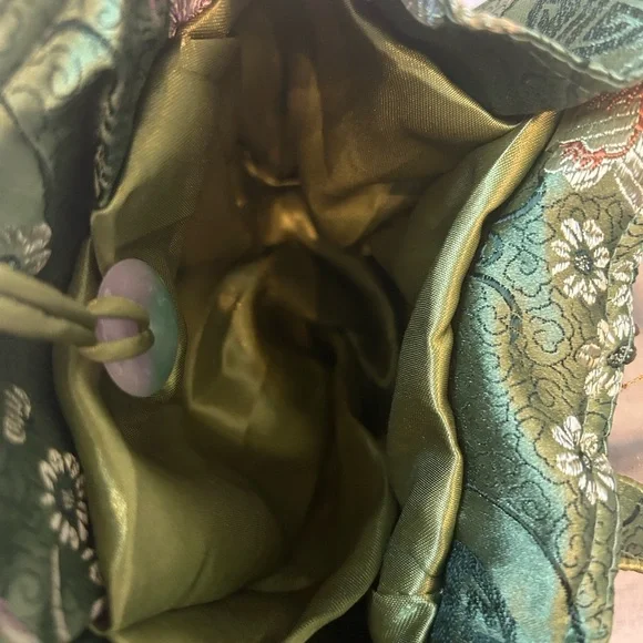 Elegant Green Floral Shoulder Bag - Picture 4 of 7